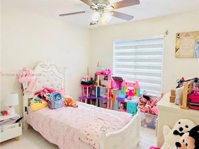 1235 NW 144th Ave, Pembroke Pines FL 33028