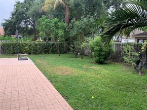 1235 NW 144th Ave, Pembroke Pines FL 33028