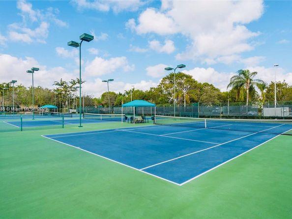 1235 NW 144th Ave, Pembroke Pines FL 33028