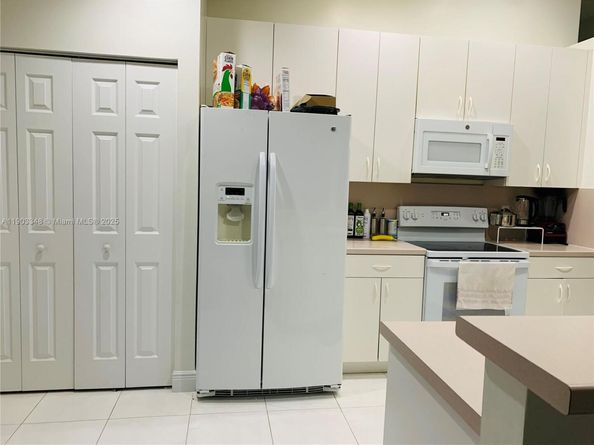 1235 NW 144th Ave, Pembroke Pines FL 33028