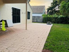 1235 NW 144th Ave, Pembroke Pines FL 33028