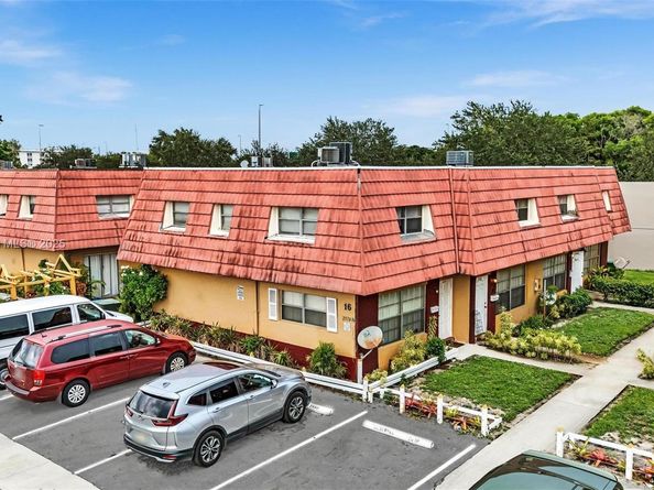 2580 NW 52nd Ave C16, Lauderhill FL 33313