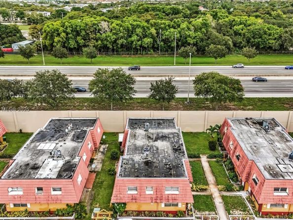 2580 NW 52nd Ave C16, Lauderhill FL 33313