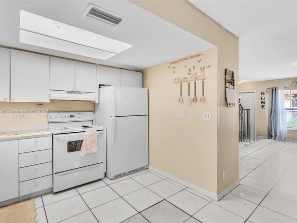 2580 NW 52nd Ave C16, Lauderhill FL 33313