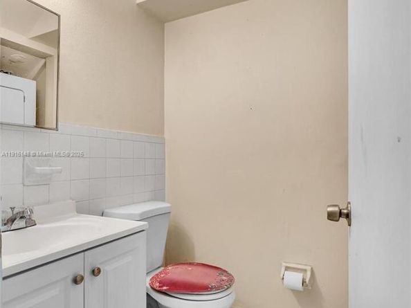 2580 NW 52nd Ave C16, Lauderhill FL 33313