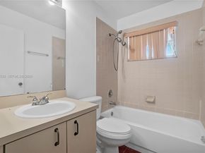18825 NW 52nd Ct, Miami Gardens FL 33055