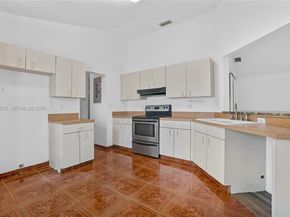 18825 NW 52nd Ct, Miami Gardens FL 33055