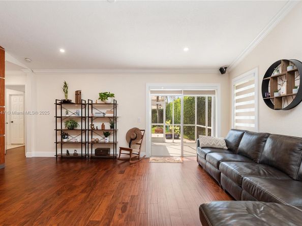 1433 Sabal Trl, Weston FL 33327