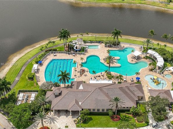 1433 Sabal Trl, Weston FL 33327