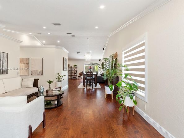 1433 Sabal Trl, Weston FL 33327