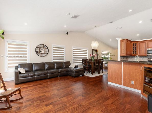 1433 Sabal Trl, Weston FL 33327