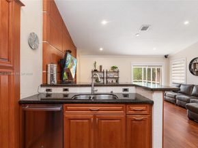 1433 Sabal Trl, Weston FL 33327