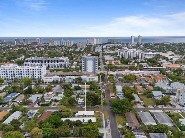 1817 NE 2nd St, Pompano Beach FL 33060