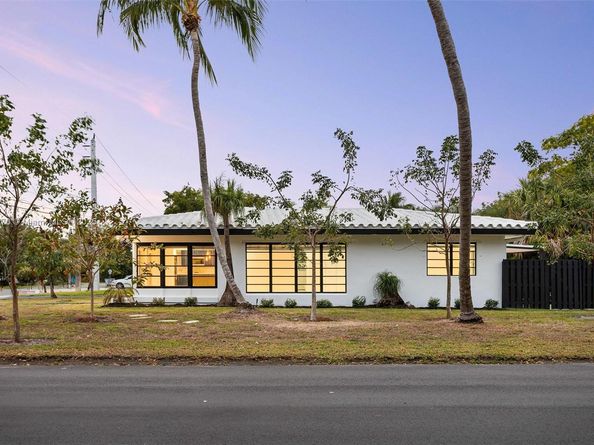 1817 NE 2nd St, Pompano Beach FL 33060