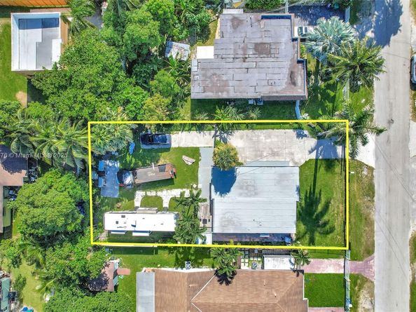 1490 NE 147th St, Miami FL 33161