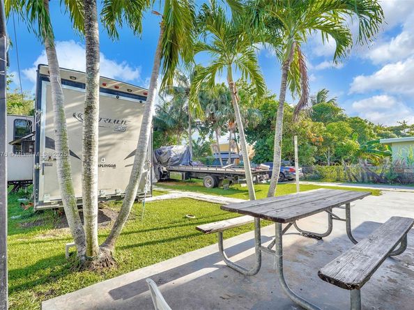 1490 NE 147th St, Miami FL 33161
