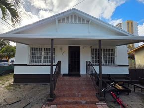 844 SW 8th Ct, Miami FL 33130