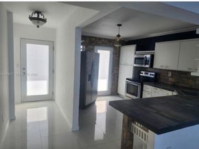 1175 NE Miami Gardens Dr 703, Miami FL 33179