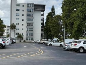 1175 NE Miami Gardens Dr 703, Miami FL 33179