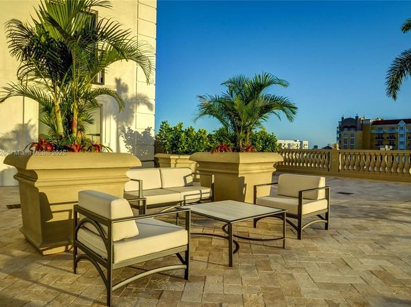 10 Aragon Ave 706, Coral Gables FL 33134
