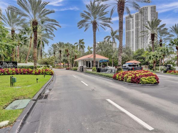 19101 Mystic Pointe Dr LPH9, Aventura FL 33180