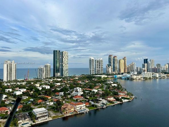19101 Mystic Pointe Dr LPH9, Aventura FL 33180