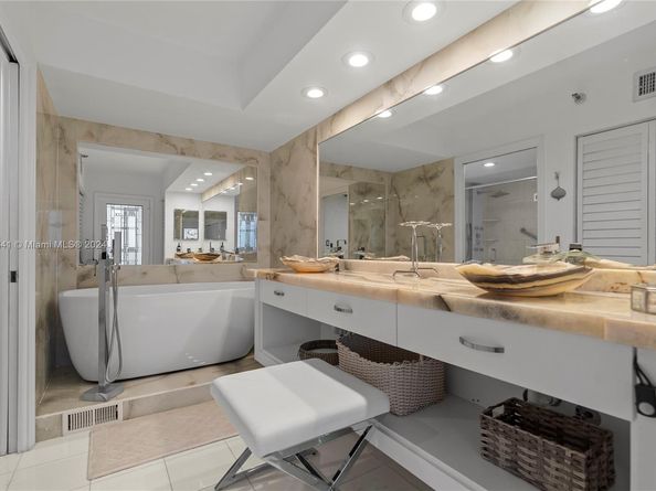 19101 Mystic Pointe Dr LPH9, Aventura FL 33180