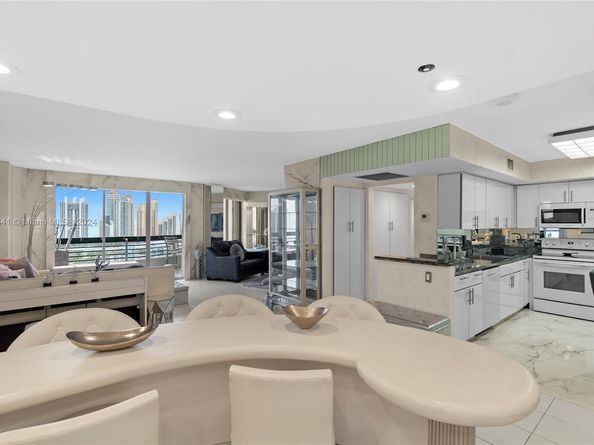19101 Mystic Pointe Dr LPH9, Aventura FL 33180