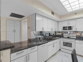 19101 Mystic Pointe Dr LPH9, Aventura FL 33180