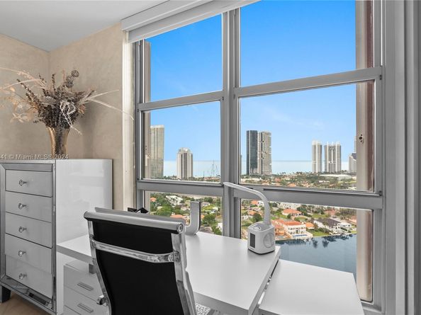 19101 Mystic Pointe Dr LPH9, Aventura FL 33180