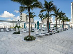 1111 SW 1st Ave 2721N, Miami FL 33130