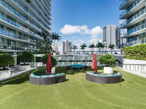 1111 SW 1st Ave 2721N, Miami FL 33130