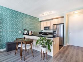 1111 SW 1st Ave 2721N, Miami FL 33130
