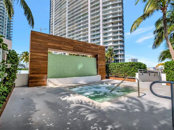 350 S Miami Ave 1703, Miami FL 33130
