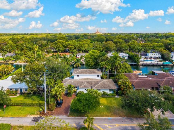 725 Vilabella Ave, Coral Gables FL 33146