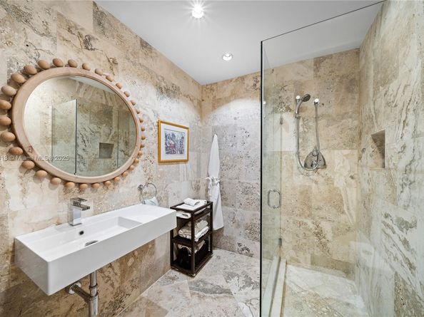 725 Vilabella Ave, Coral Gables FL 33146