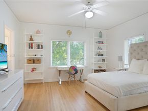 2050 Alton Rd, Miami Beach FL 33140