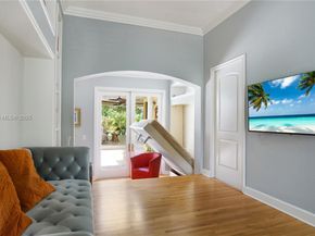 2050 Alton Rd, Miami Beach FL 33140
