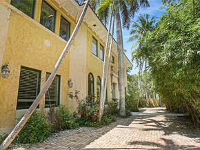 2050 Alton Rd, Miami Beach FL 33140