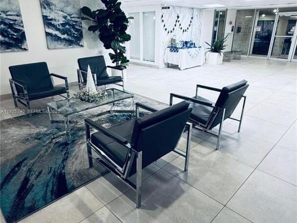 401 Golden Isles Dr 512, Hallandale Beach FL 33009