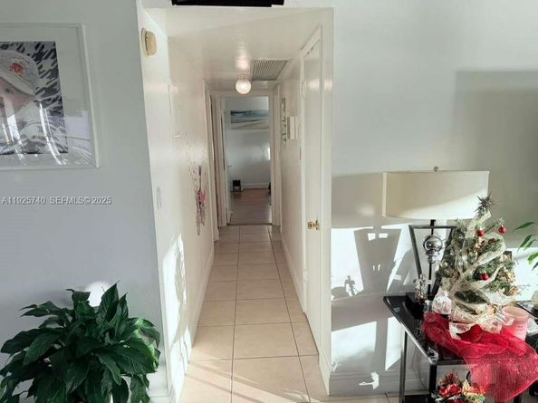 401 Golden Isles Dr 512, Hallandale Beach FL 33009