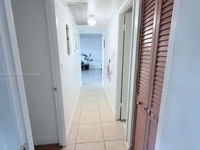 401 Golden Isles Dr 512, Hallandale Beach FL 33009