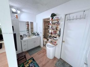 401 Golden Isles Dr 512, Hallandale Beach FL 33009