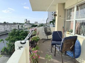 401 Golden Isles Dr 512, Hallandale Beach FL 33009