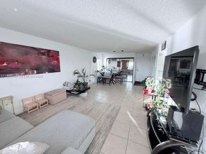 401 Golden Isles Dr 512, Hallandale Beach FL 33009