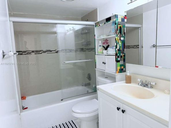 401 Golden Isles Dr 512, Hallandale Beach FL 33009