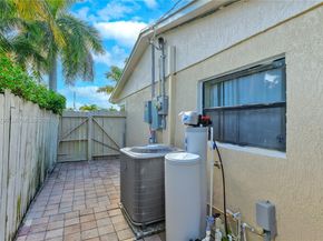 1480 SW 5th Ave, Deerfield Beach FL 33441