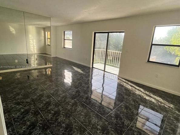 3522 NE 166th St 10, North Miami Beach FL 33160