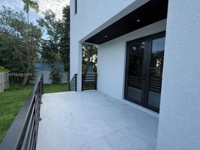 1644 NW 8th Ter, Miami FL 33125