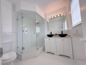 7150 SW 5th Ct, Pembroke Pines FL 33023